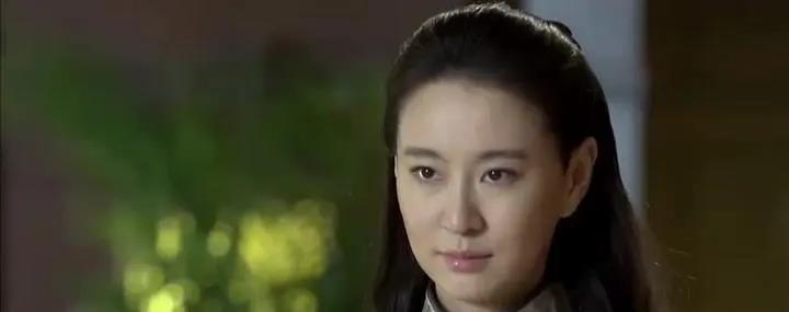 于曼丽|《伪装者》:于曼丽红玫瑰和程锦云白玫瑰,共同生成明台丰富人生