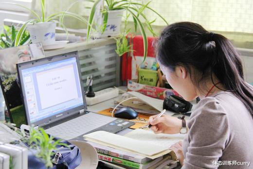 大姨妈|为啥月经结束后,会出现“褐色分泌物”呢?现在告诉你答案