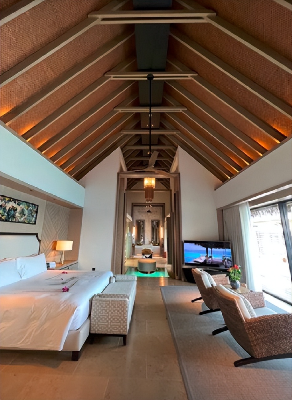 曾馨莹|郭台铭小24岁娇妻晒度假照!携家人在海边玩水,状态很好生活惬意