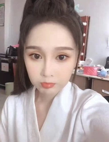 赵本山|原生家庭造就了两个女孩不同的命运，赵本山两个女儿，同爹不同命