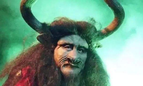 吴京|山寨“吴京”拍土味视频走红!网友狂喷“依托答辩”……