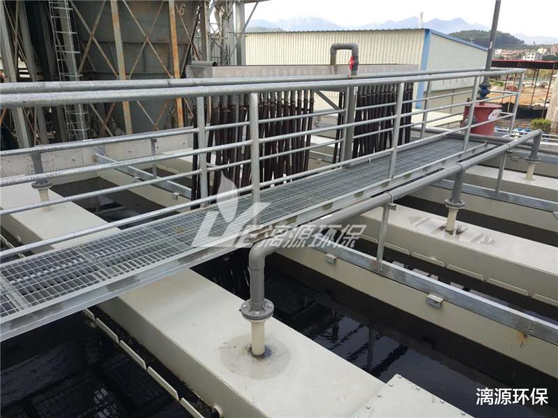 这类酸性废水不能用中和沉淀法：处理成本高，达不到效果