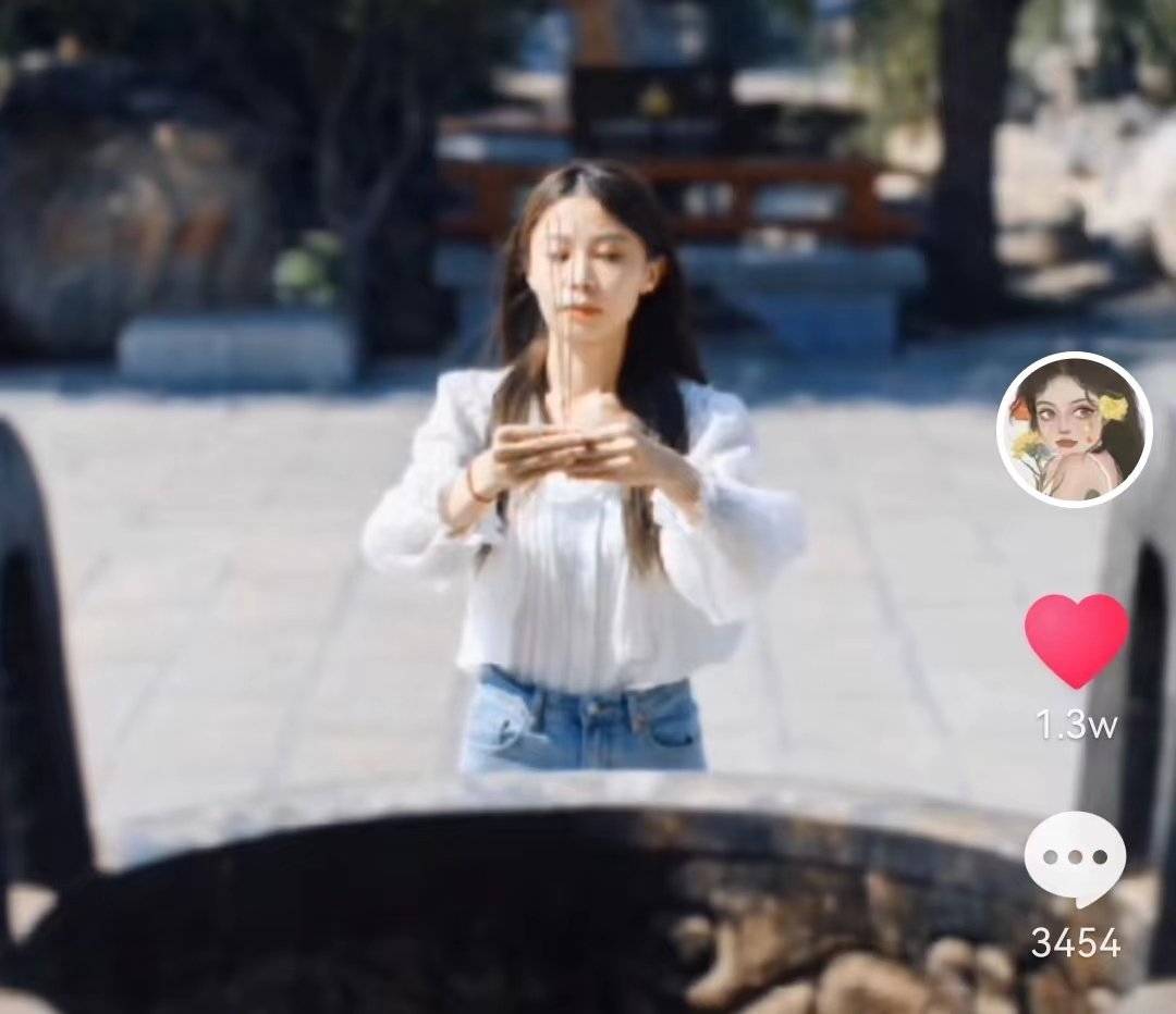 |想爸爸了？许家妮妮发视频悼念开封舅舅，配文只有怀念惹人心疼