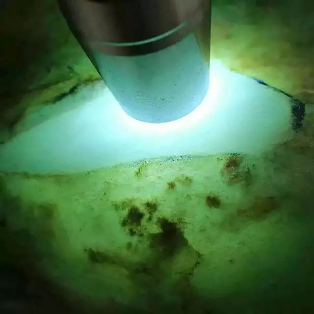 翡翠|翡翠原石的入门常识必知！