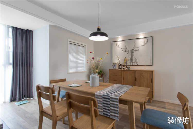 去繁从简,用原木与灰打造140㎡的绅士空间,简洁不奢华