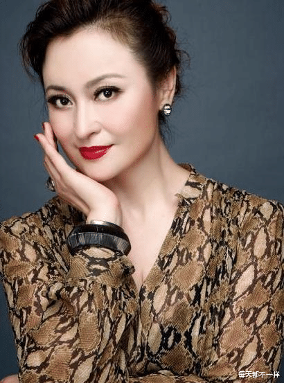 王璐瑶|被金庸选中的混血美女，却因“插足”万梓良婚姻，毁掉大好前程