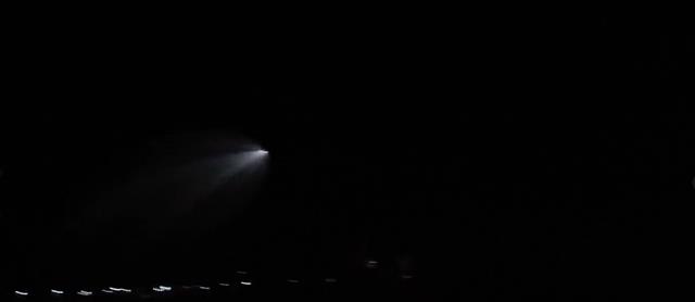 新疆多地发现巨大发光UFO,这到底是什么?网友:外星人访问地球
