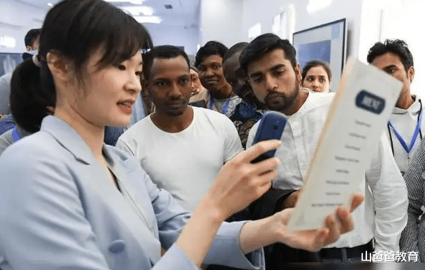 创业|辽宁一单位招聘档案员,“海归”一律不用?爹妈定居国外也不行?