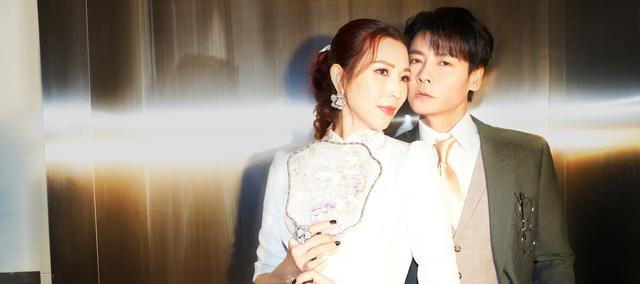 警察|蔡少芬张晋庆祝象牙婚，小儿子正脸照曝光，陈豪说想结亲家