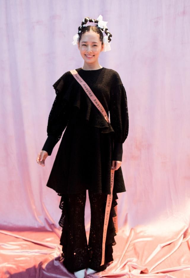 饭团 郭碧婷这发型一般人可别尝试,感觉五官都往上提了,看着不咋美