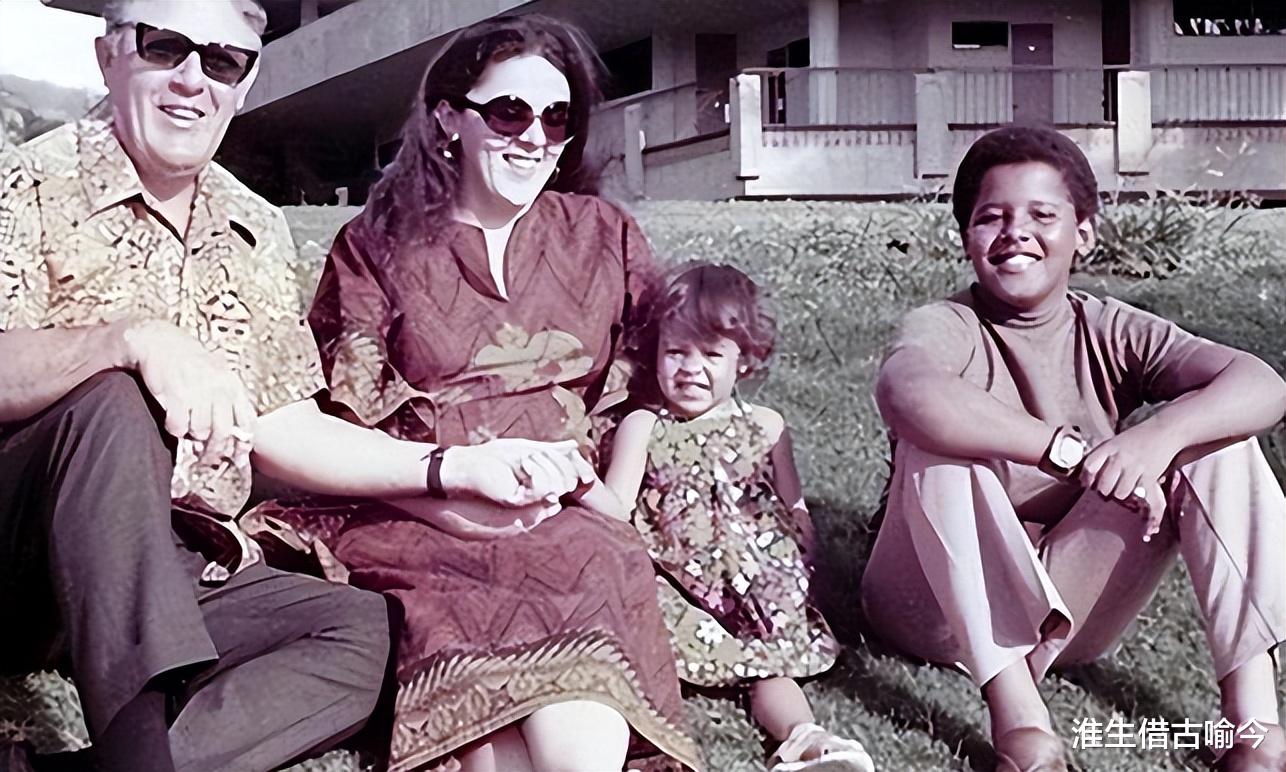 奥巴马|奥巴马苦命的母亲：18岁嫁黑人被弃，二段婚姻失败，53岁患癌去世