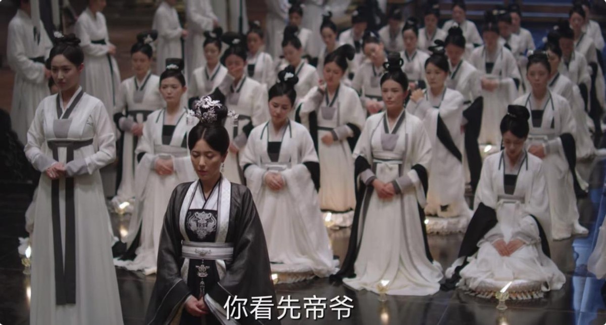 浮图缘|在《浮图缘》中，当女配和女主造型差不多时，就很考验女主颜值了