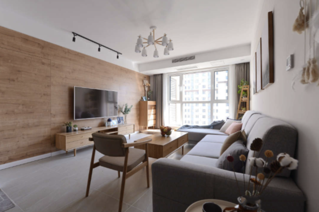 92㎡一屋两人两狗，客厅装个“假阳台”，在家看书撸狗太幸福了