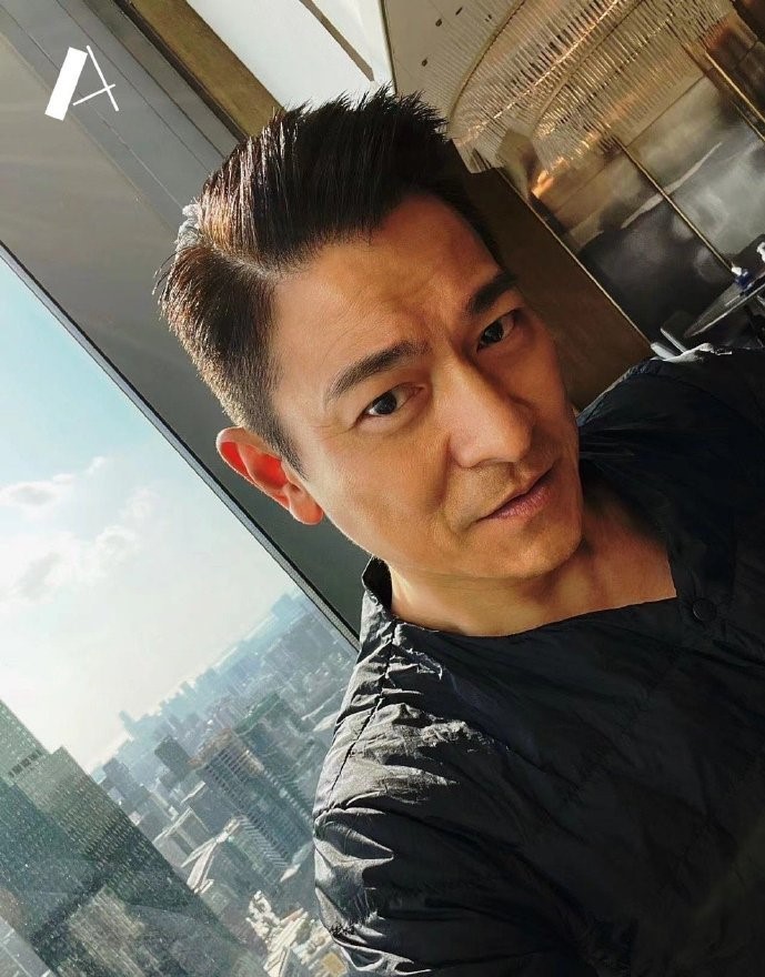 周迅|刘德华陷迪奥抄袭事件,毫发无伤全身而退,天王为何如此厉害