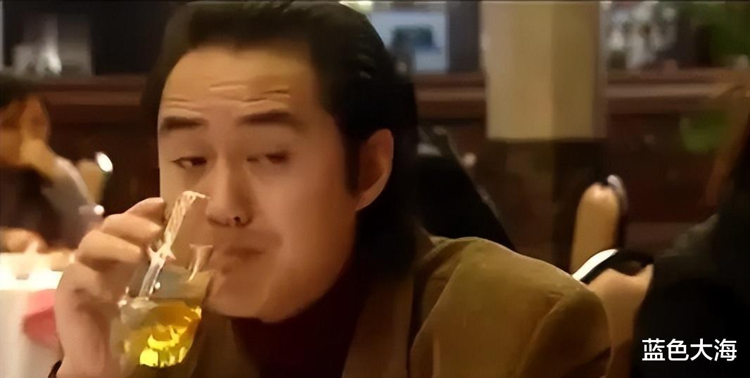 女孩|演员冯雷:无儿无女至今未婚,47岁有了烦心事