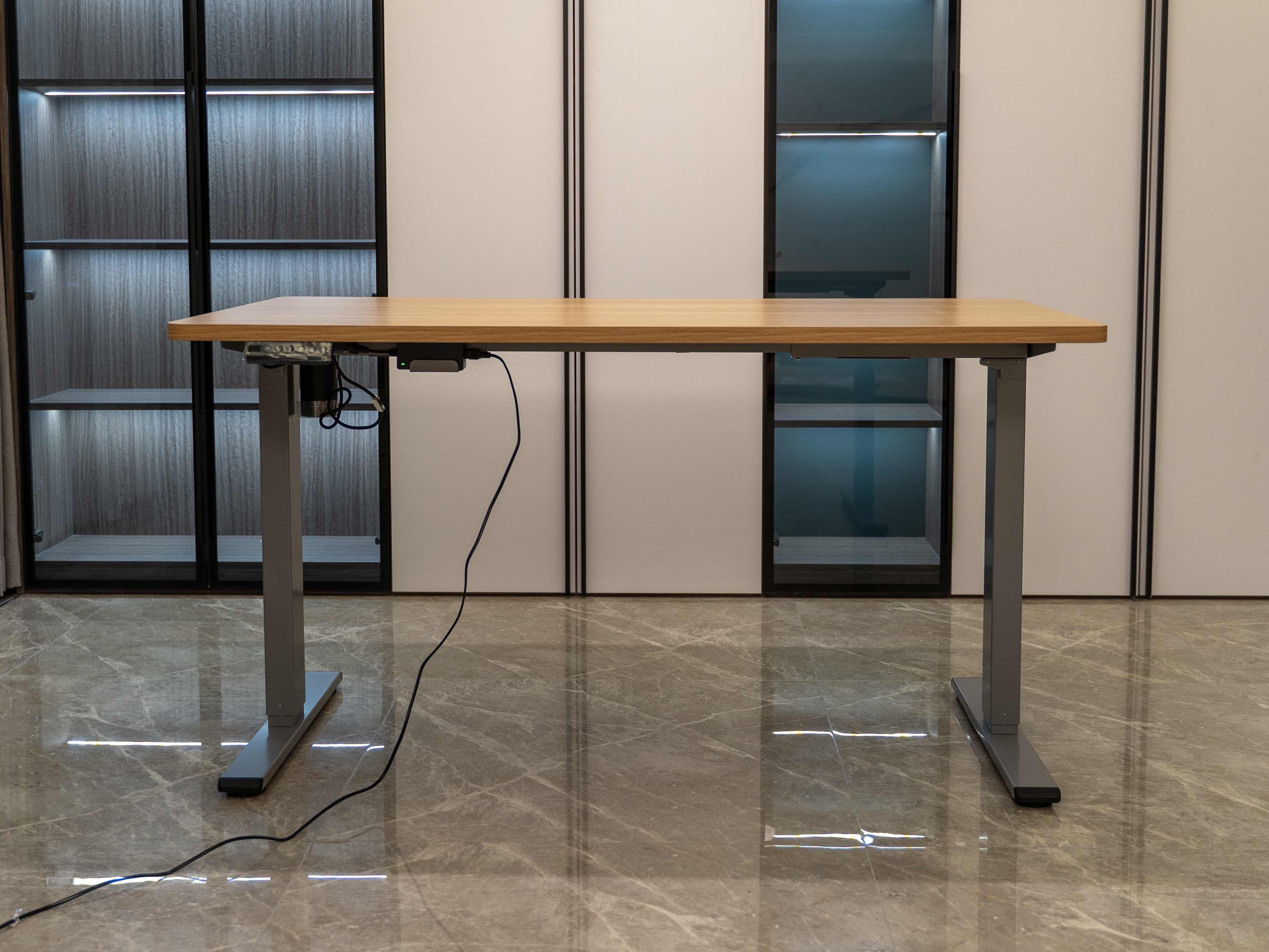 第一套精装房到手,第一件家居我自己买了台FS升降桌