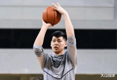 广东男篮|广东队要怒拼，计划用两名神射手交换朱荣振，辅助易建联