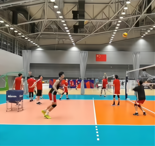 中国男排|张景胤王鹤斌配合默契！中国男排江门集训画面曝光，球队全力争金