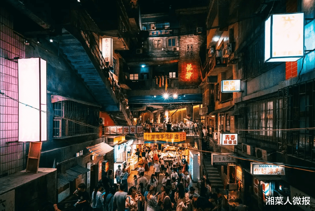 到底是复古怀旧还是逃离现实，这股风在餐饮业还能刮多久？