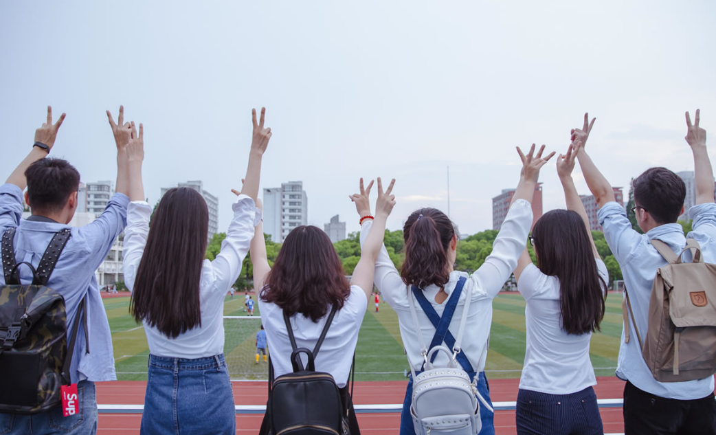 大二女生“确诊”艾滋,吃药一年才知是误诊,官方解释再添猛料