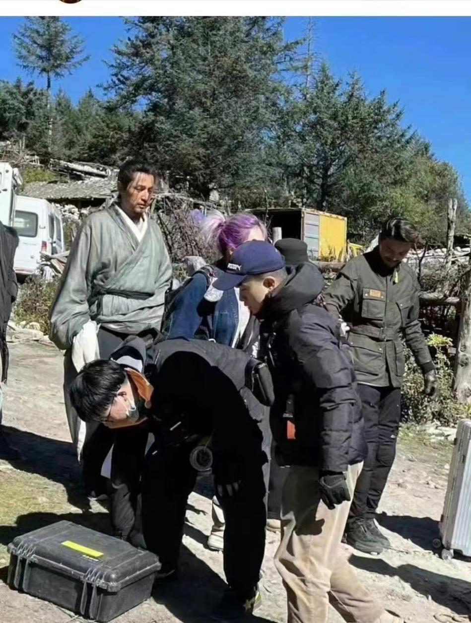 胡歌|胡歌川西拍摄新作品，古装扮相引起回忆杀，这不是梅长苏吗？