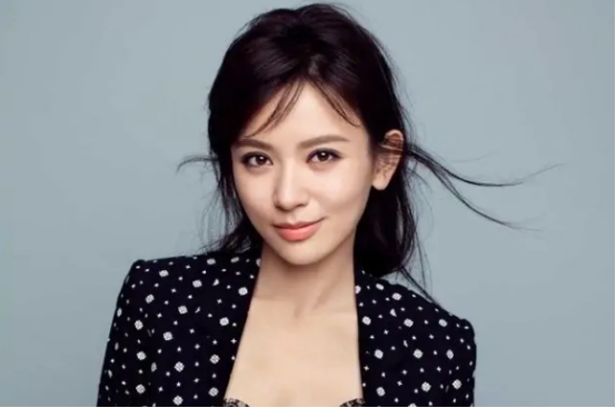 施诗|国内著名影视演员施诗,是一个多才多艺的女孩,深受大家喜欢