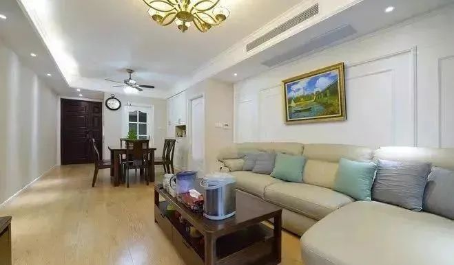 110平三室新房,一进门把人吸引住,简洁漂亮,是年轻人最爱!