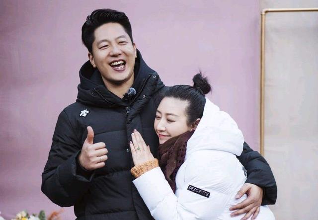 姚晨|姚晨的上位史：因凌潇肃成名，转头却嫁给曹禺，她绝没有那么简单