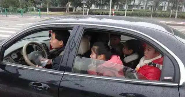 “私家车超员”会扣分吗？假如5座车坐6人算违规吗？交警给出答案