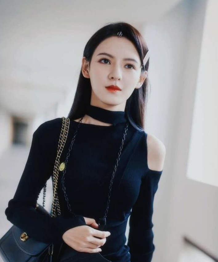 张予曦|张予曦：曾经的网红， 现在的明星， 很励志的女孩