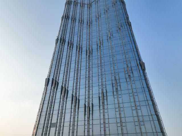 坐不住了!广州地标建筑之一,却被人说像棺材板
