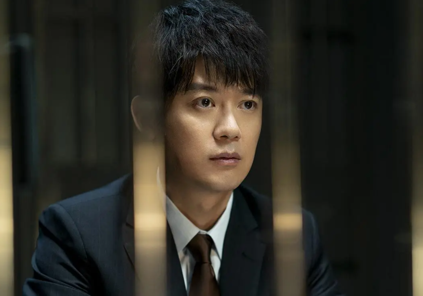 律师|玫瑰之战这部剧剧情，还是国产职场剧的老一套，婚姻爱情家庭婆媳