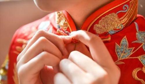案例:杭州新郎结婚前在宝马车内侵犯女子,不堪入目!网友:可恶