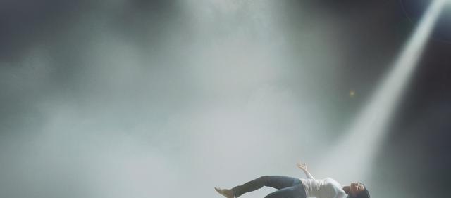 男子濒死体验？自称灵活状态穿越时空，目睹人类起源和世界未来？
