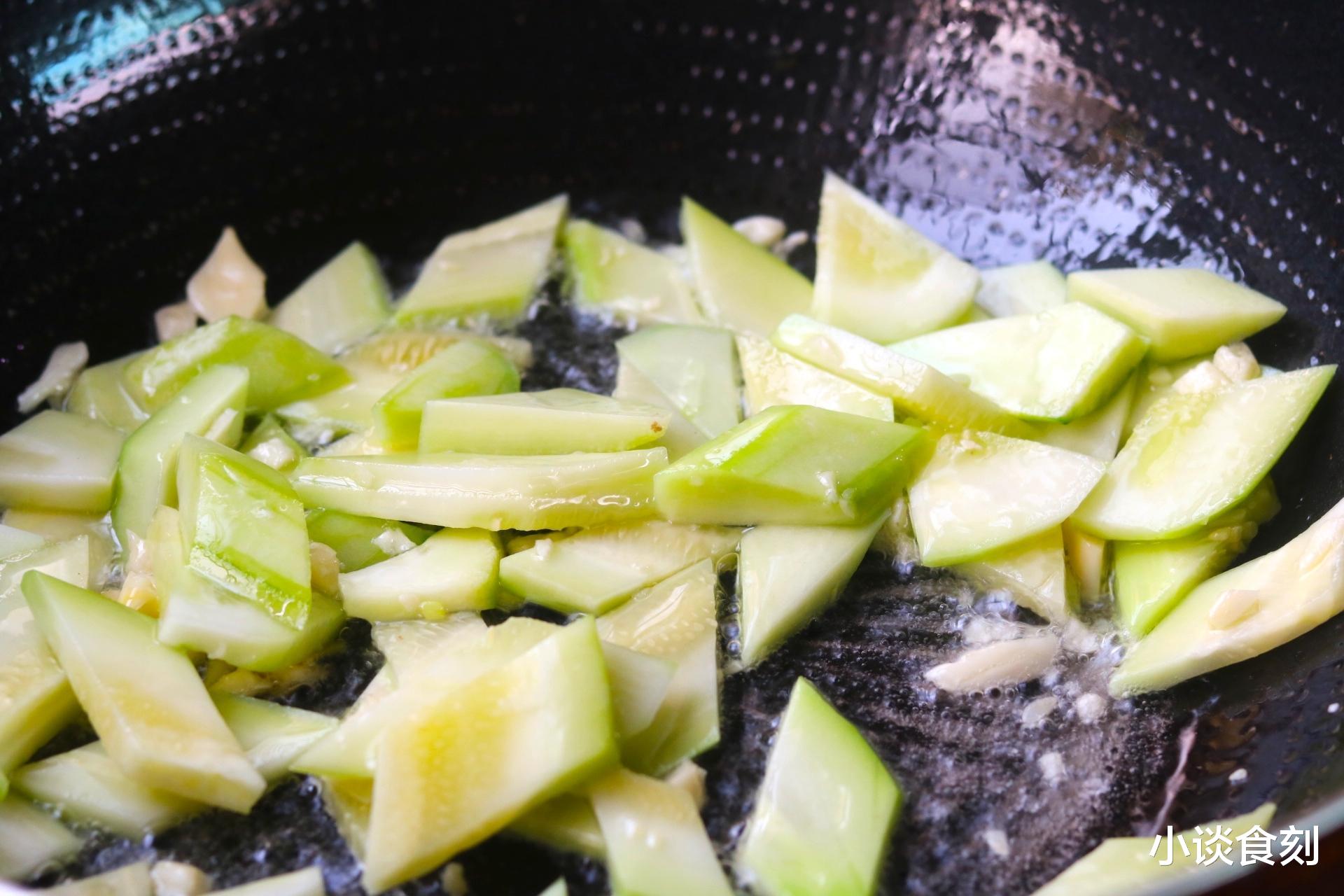 空腹|“康复期”身子虚？记住：少吃发物，多吃2肉2菜，助力身体恢复