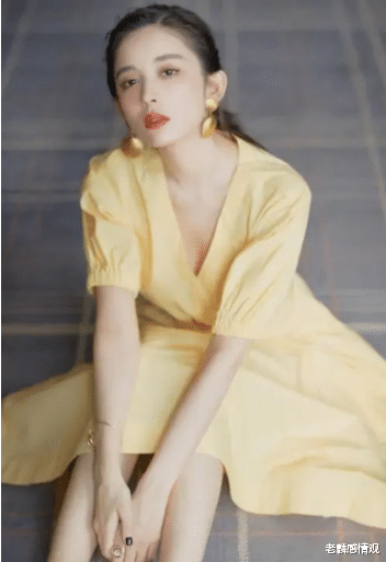 袁冰妍|19岁素颜登上报纸的头版，演戏连试镜都不用，古力娜扎曾经多厉害