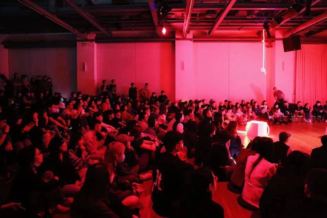 老虎|他以一己之力拉高了中文说唱的门槛