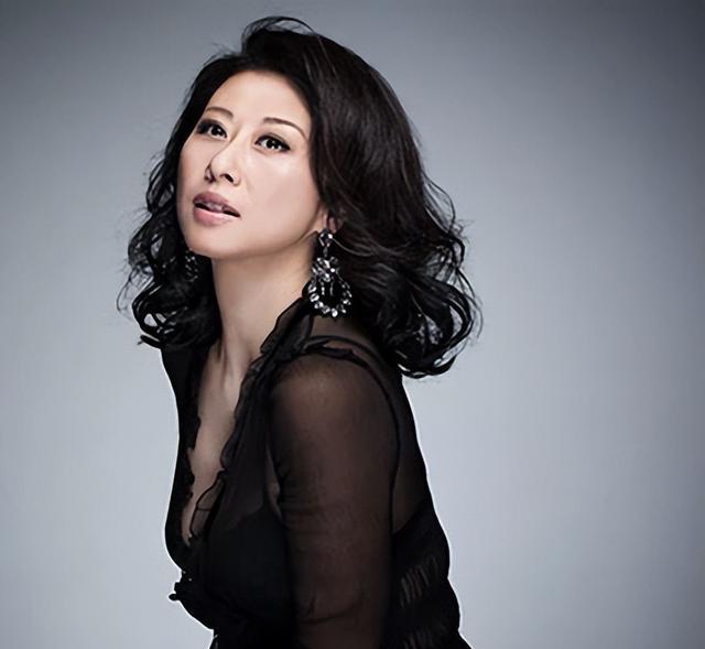 黄雅莉|被费翔母亲拒绝后，与闺蜜老公走到一起，叶倩文与林子祥恩爱至今