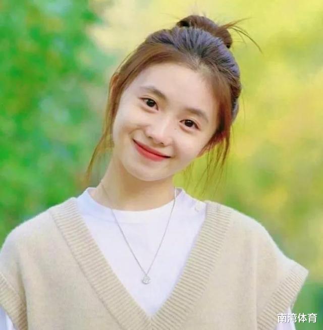 刘浩存|以为“蹭名气”就能红,却被现实狠狠打脸,这4位的长相太不懂事