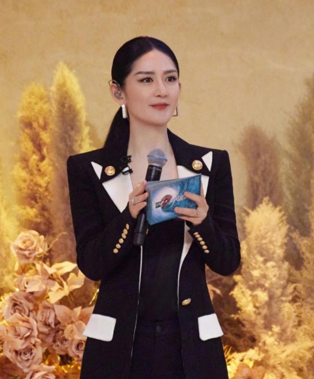 谢娜|谢娜发文告别浪姐3!坦言产后状态差需适应,下届将和TA同盟主持?