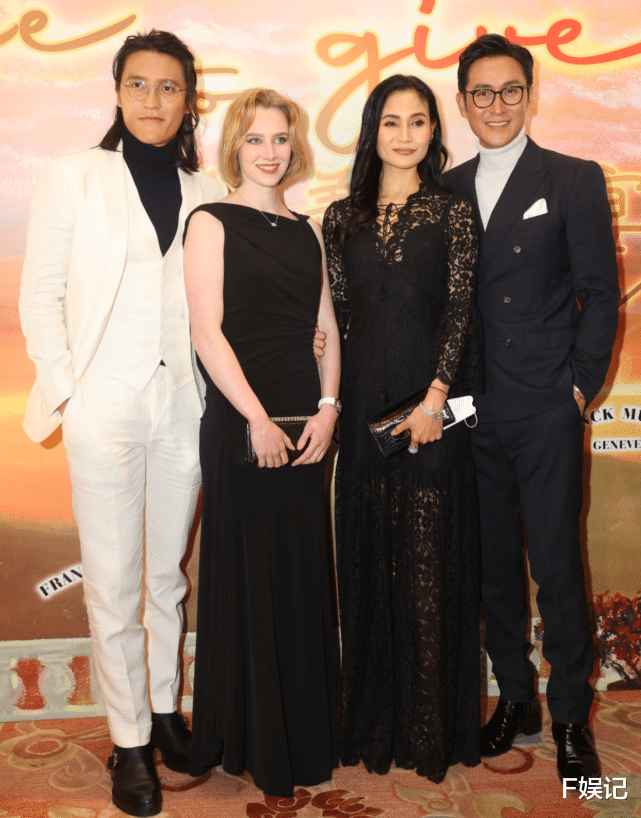 马德钟|马德钟一家三口一起露面出席活动 儿子携外籍女友首次曝光很般配