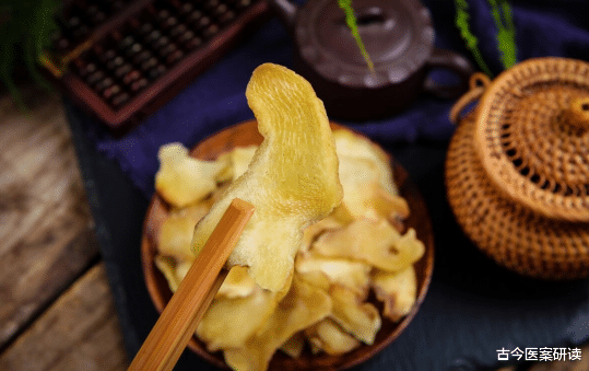 肝脏|煲汤却煲成“毒汤”?医生提醒:不想肝脏“报废”,趁早撤离餐桌