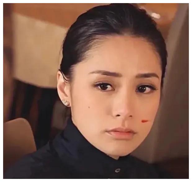 阿娇|“双面玉女”阿娇的幻灭史:外表清纯,内心疯狂,身边男人不断