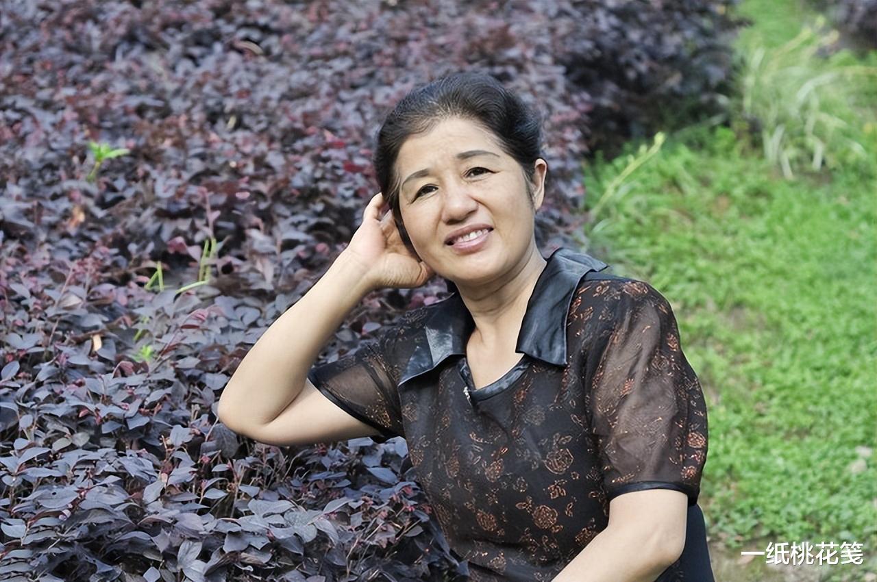 52岁男保姆:伺候63岁女雇主,每月给我8000元,我却想连夜逃离