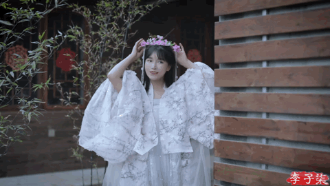 李子柒|消失近一年的天后——李子柒终于复出，背后隐藏的真相，让人难以咬牙切齿。