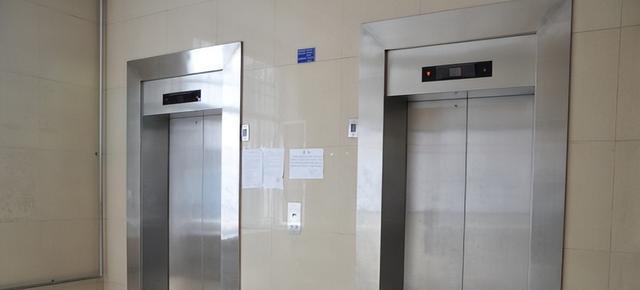女子因住1楼“拒交电梯费”，物业将其告上法庭，最终结果如何？