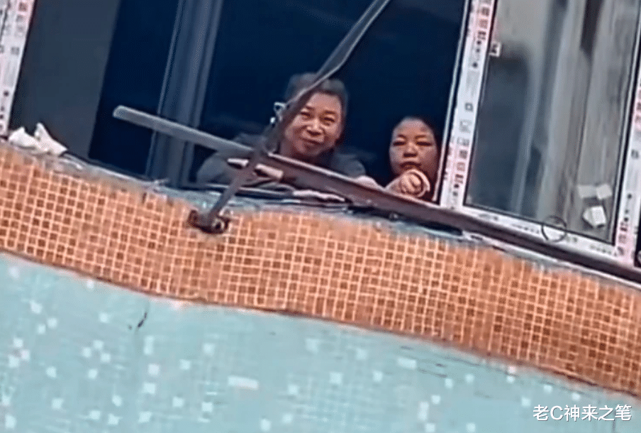 上海装修工被封毛坯房16天，没有家具和电器，不会上网买菜