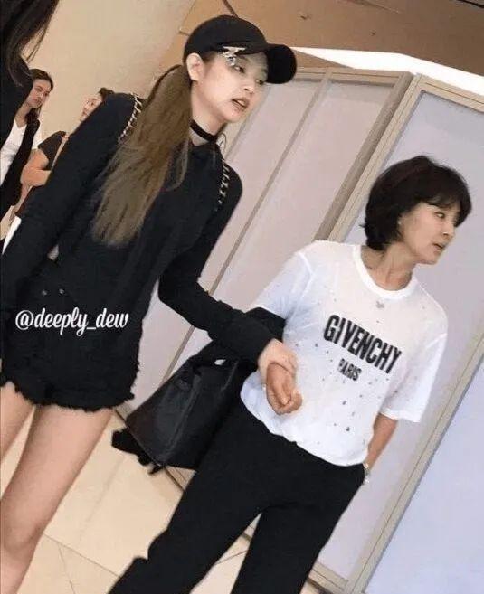 金智妮|权志龙-JENNIE恋爱新证据;GFRIEND重组后拿1位!