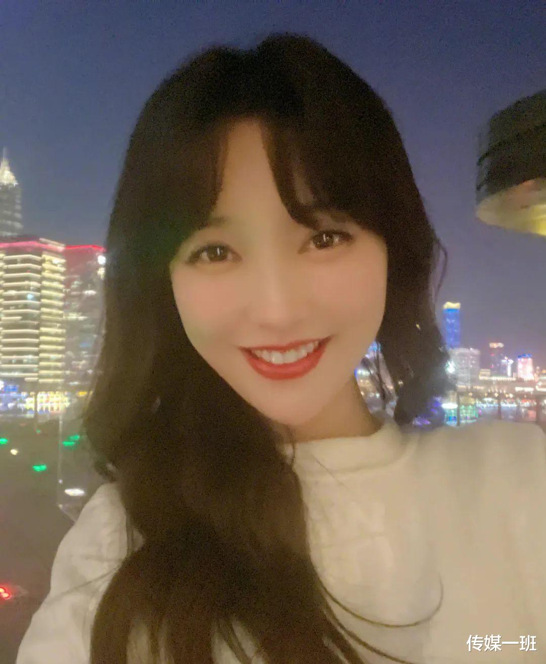 金莎|金莎确诊新冠！救护车外景色萧条，工作人员表示确诊前一直在隔离