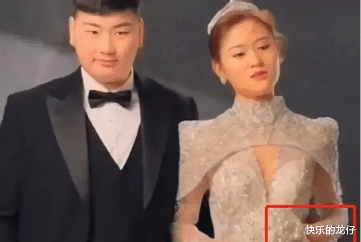 陈萌|朱小伟陈萌拍婚纱照，“不和谐”的细节被捕捉到了
